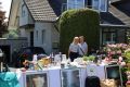 Garagenflohmarkt in Niederwennerscheid
Kuchenverkauf des Bürgervereins auf dem Dorfplatz
Spende für "Die Tafel Neunkirchen-Seelscheid"