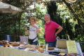 Garagenflohmarkt in Niederwennerscheid
Kuchenverkauf des Bürgervereins auf dem Dorfplatz
Spende für "Die Tafel Neunkirchen-Seelscheid"